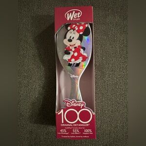 Disney Minnie Mouse wet brush NWT